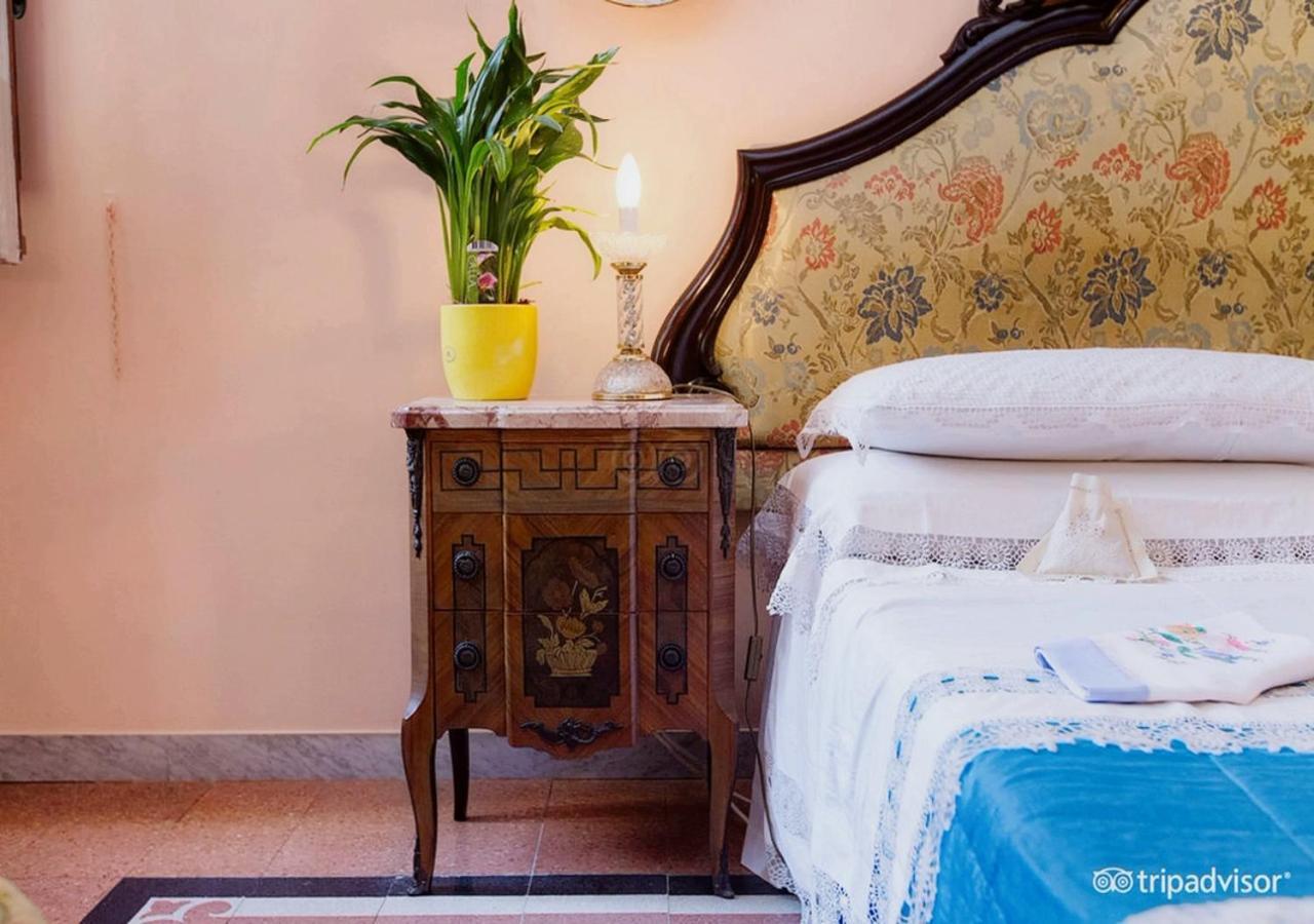 B&B Atmosfere Del Centro Storico 나폴리 외부 사진
