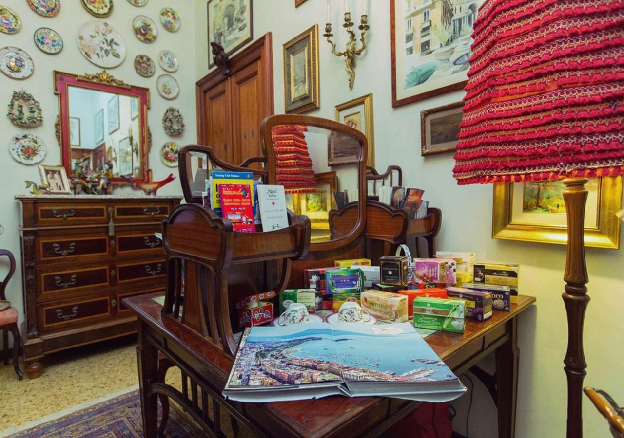 B&B Atmosfere Del Centro Storico 나폴리 외부 사진