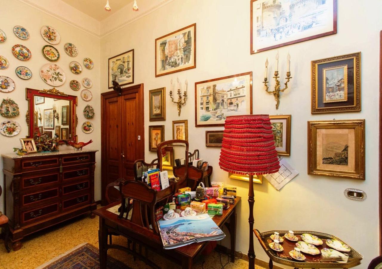 B&B Atmosfere Del Centro Storico 나폴리 외부 사진