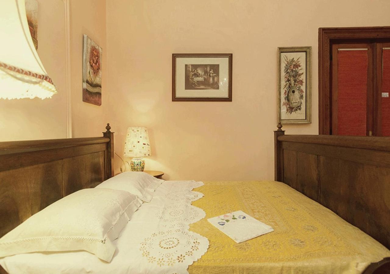 B&B Atmosfere Del Centro Storico 나폴리 외부 사진