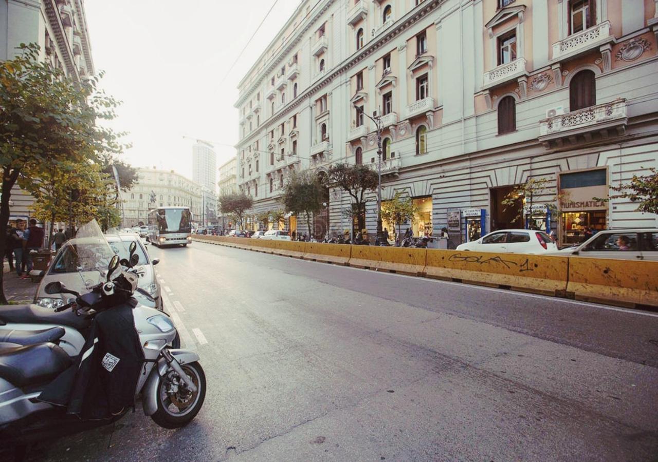 B&B Atmosfere Del Centro Storico 나폴리 외부 사진