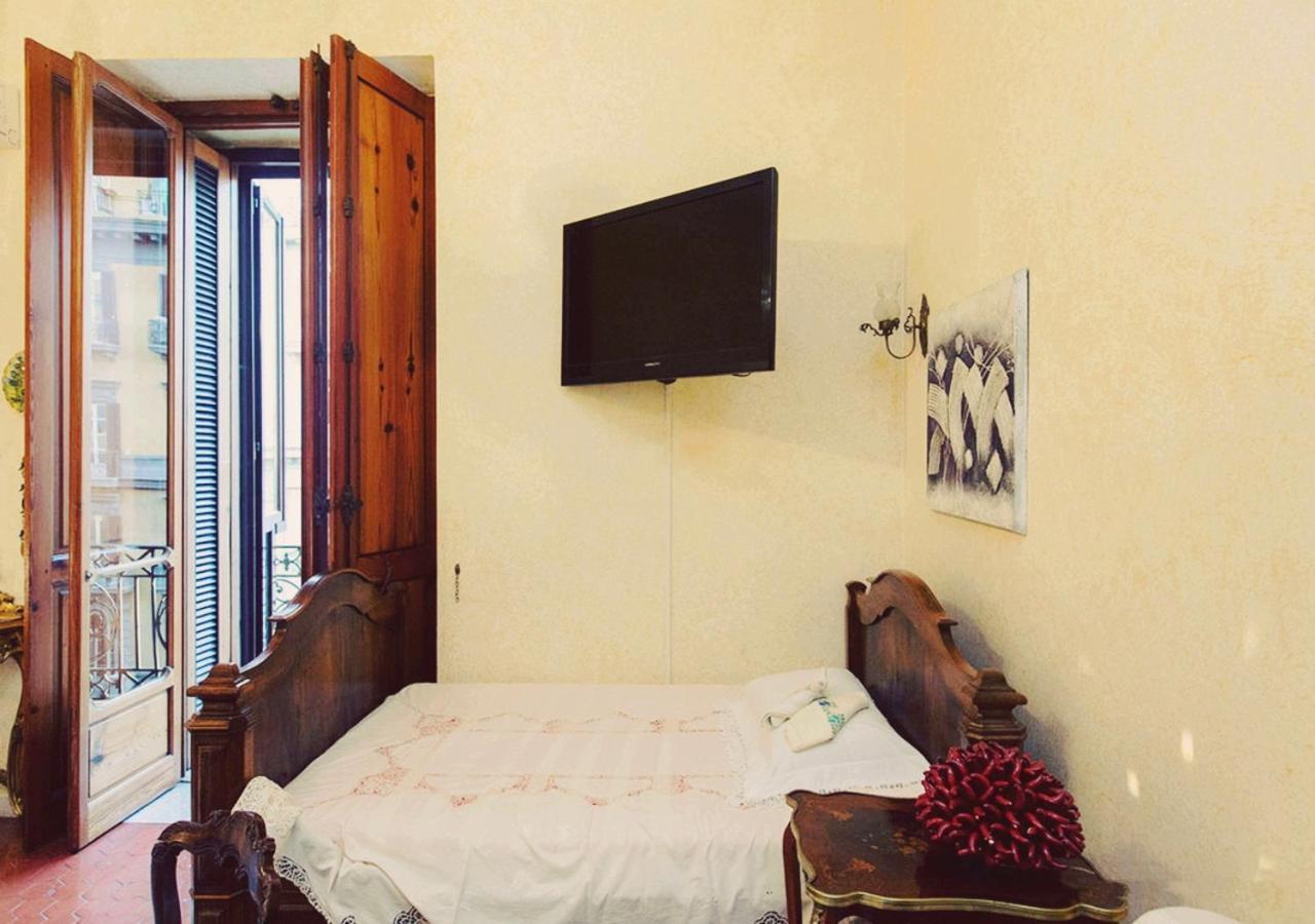 B&B Atmosfere Del Centro Storico 나폴리 외부 사진